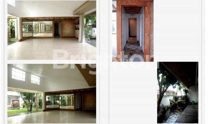 Rumah Mewah ada kolam renang Boulevard Araya 2