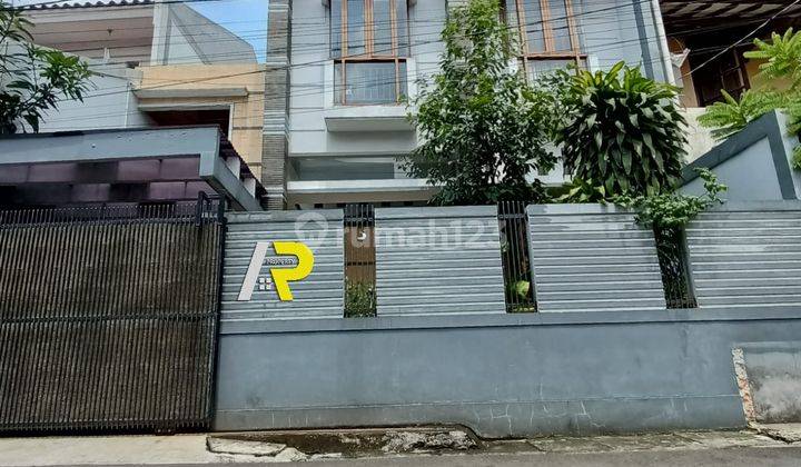 Rumah siap huni Akses 2 Mobil di Tebet,Jakarta Selatan 1