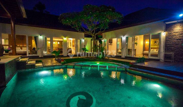 TROPICAL BRAND NEW VILLA BEACH SIDE BERAWA CANGGU 2