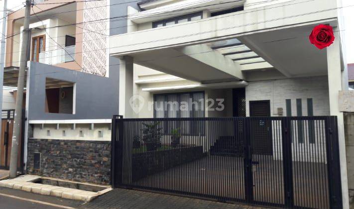 Rumah Megah Komplek Elit Duren Sawit 1