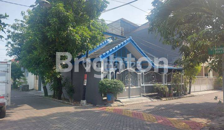 Di Jual Rumah Pojok 2 Lantai Di Taman Pondok Indah - Wiyung  Surabaya 2