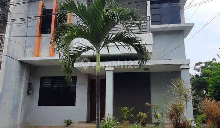 Rumah Bagus 3 Lantai (hoek) Di Jl. Janur Hijau II, Kelapa Gading. 1