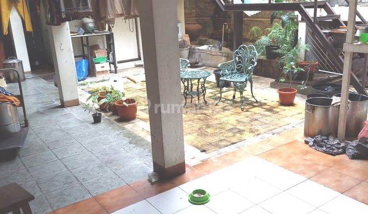 Rumah Lama 2 Lantai, Terawat di Taman Kedoya Baru Blok.D 2