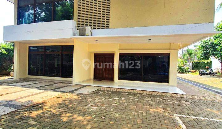 Rumah Harga Menarik dengan Private Pool di Kemang Jakarta Selatan 1