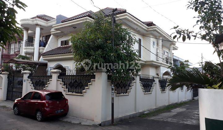 RUMAH KELASIK  DI DLM KOMPLEK 1