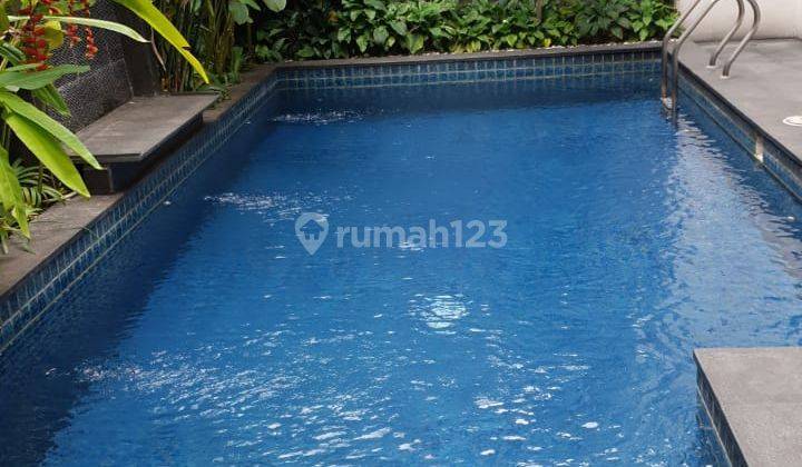 Rumah mewah dgn kolam renang dan taman di Pondok Indah 2