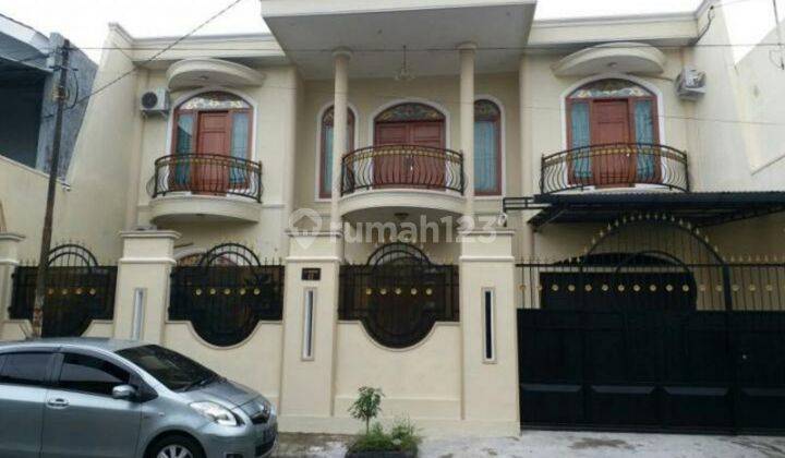 rumah mewah dua lantai deket hotel sunan kerten 1