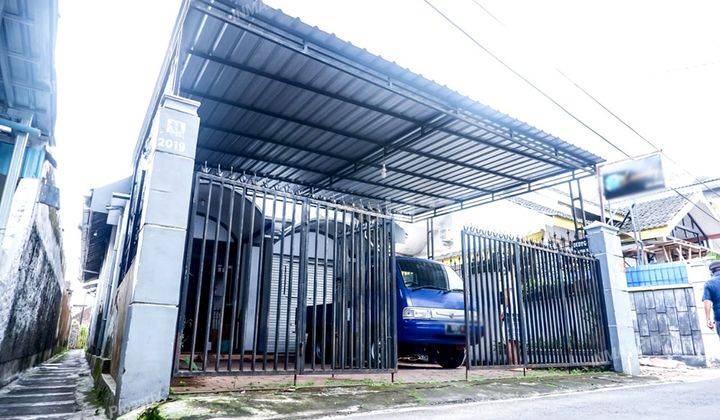 Rumah Luas Dekat Jalan Raya Ahmad Yani Jember Dan Lab Parahita 1