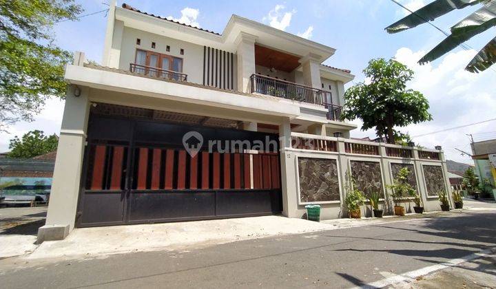 Rumah Mewah Impian Dekat Jalan Adisucipto 1