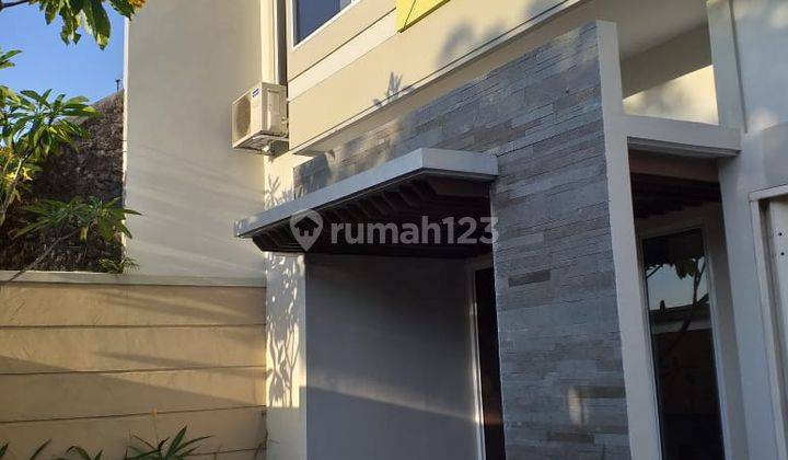 Rumah bagus 2 lantai lingkungan nyaman 1