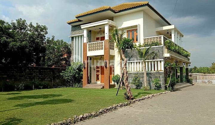 Rumah Mewah 2Lt Full Furnished Area Perumahan Ngemplak 1