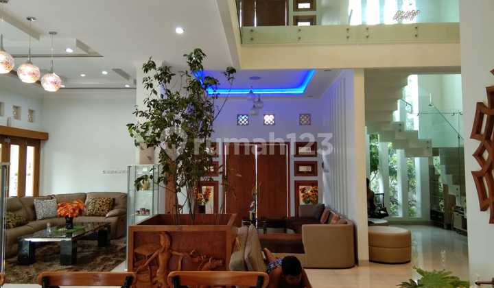 Rumah Mewah 2Lt Full Furnished Area Perumahan Ngemplak 2