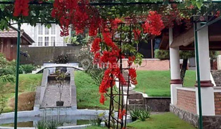 A beautiful villa in a good area at gunung Salak 2