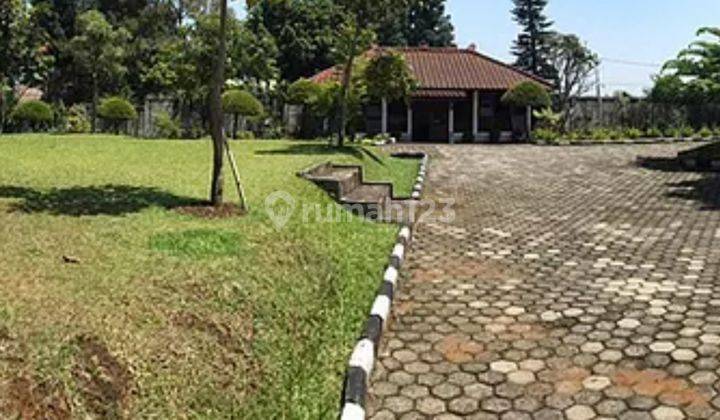 A beautiful villa in a good area at gunung Salak 2