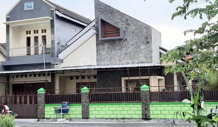 Rumah bagus 2 lantai siap huni di dekat UMS 1