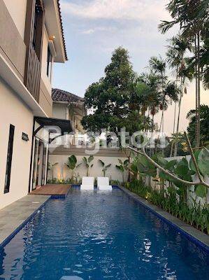 Rumah Rapi Kolam Renang Taman Bromo Lippo Karawaci 2