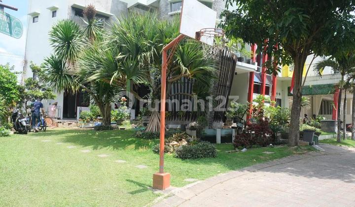 Semi furnished luxury house in the prestigious Ijen Nirwana area of Malang. 2