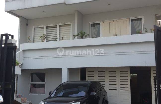 Rumah Mewah Di Puri Gardena, Semi Furnished 1