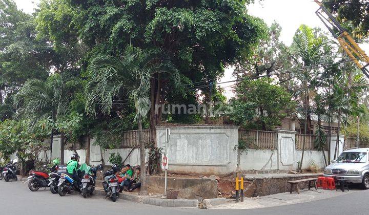 Rumah Tua belakang Planet Hollywood, Gatot Subroto