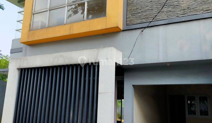 Rumah siap huni minimalis 2 lantai di Melati Mas 1