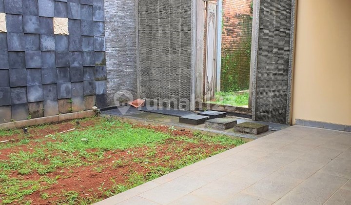 Modern, Mewah, Terawat Cocok untuk Hunian Kel, dekat Mc Donalds' Sektor 9 Bintaro 2