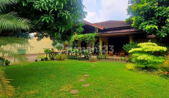 Rumah hitung tanah kesehatan bintaro dekat Pondok Indah 2