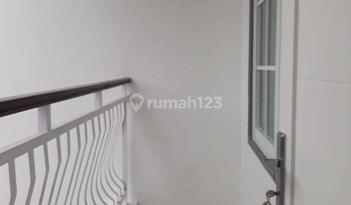 Rumah Murah 2 Lantai di Pusat Kota Dekat Pintu Tol Margonda 2