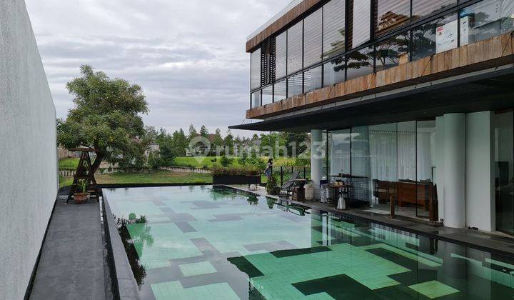 Rumah gaya Private Villa View Danau with Pool 1