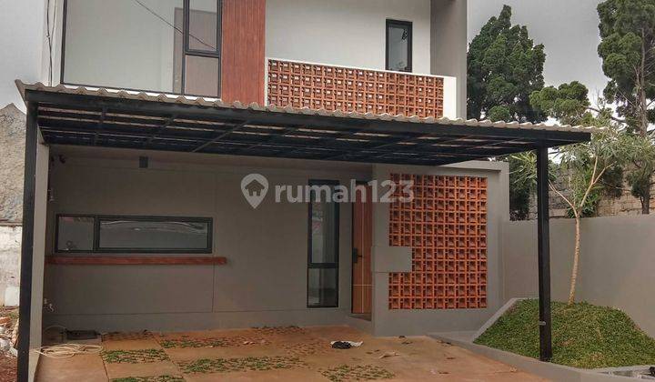 Townhouse exclusive Cimanggis Depok 5 menit pintu tol Cijago pinggir jalan raya 1