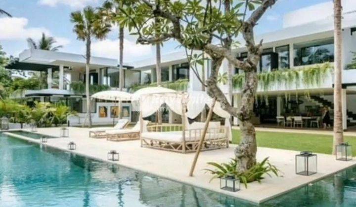 SUPER LUXURY MODERN BRAND-NEW VILLA IN CANGGU AREA 1