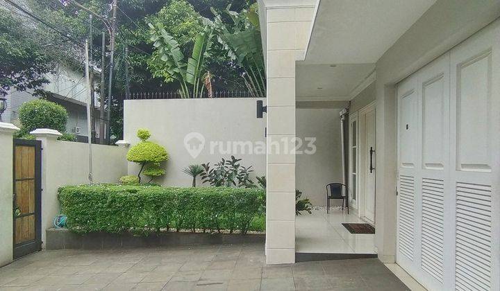 Rumah classic minimalis pondok indah area 2