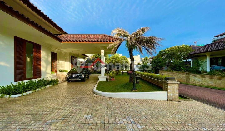 Rumah dalam townhouse ada swimming pool harga menarik di Pejaten