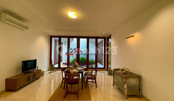 Rumah dalam townhouse ada swimming pool harga menarik di Pejaten 2