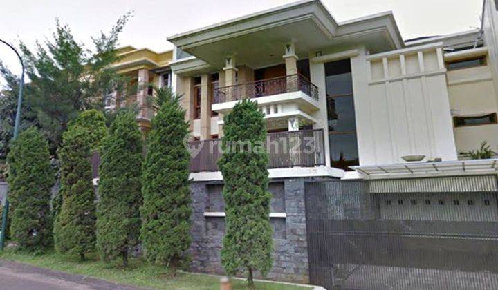 Rumah 2 Lantai, Semi Furnished di Setraduta Dago 1