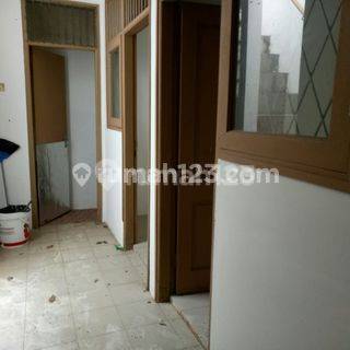 House Near Toll With Facilities: Swimming Pool and Tennis/Badminton Court Inside the Complex. 2