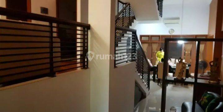 Dijual Rumah bagus dan lokasi tenang di Puri Indah 2