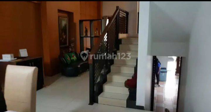 Dijual Rumah bagus dan lokasi tenang di Puri Indah 1