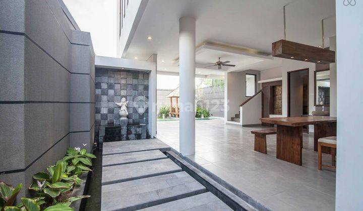 MODERN VILLA DI AREA STRATEGIS POH GADING 2