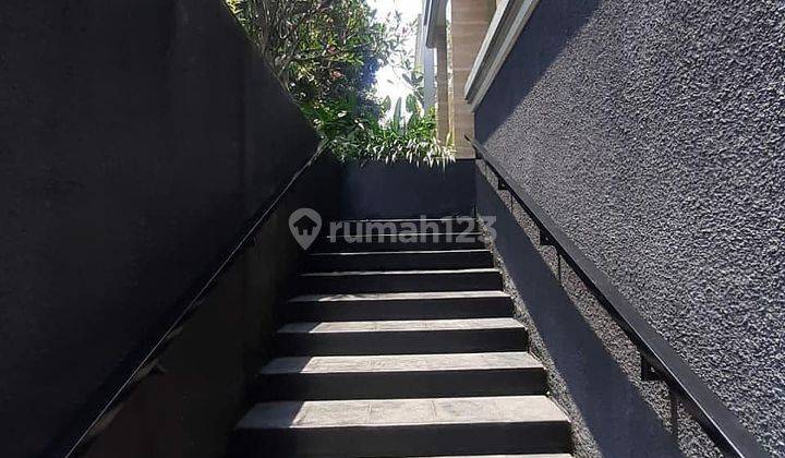 Rumah Mewah luas 426m S.Pool Jalan Sangat Lebar di Pondok Indah 2