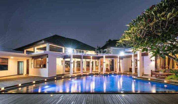 villa mewah di canggu tibubeneng 1