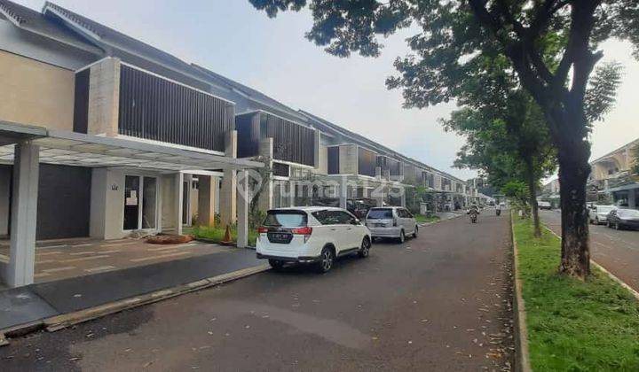 Di jual Rumah mewah renovasi di Grand Wisata  1