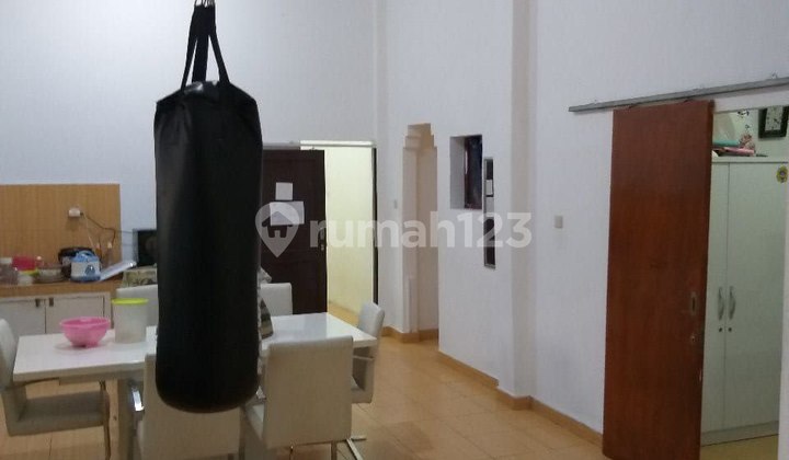 DI  RUMAH HARGA MENARIK,BANGUNAN KLASIK DI KRAMAT,JAKARTA PUSAT 1