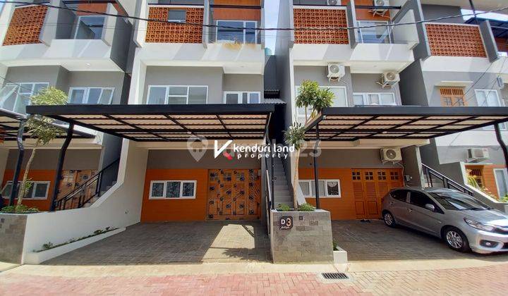 Rumah konsep modern milenial 3 lantai + private pool dekat tol andara  Lokasi : Jl. Moh kahfi 1, Jagakarsa, Jakarta Selatan 1