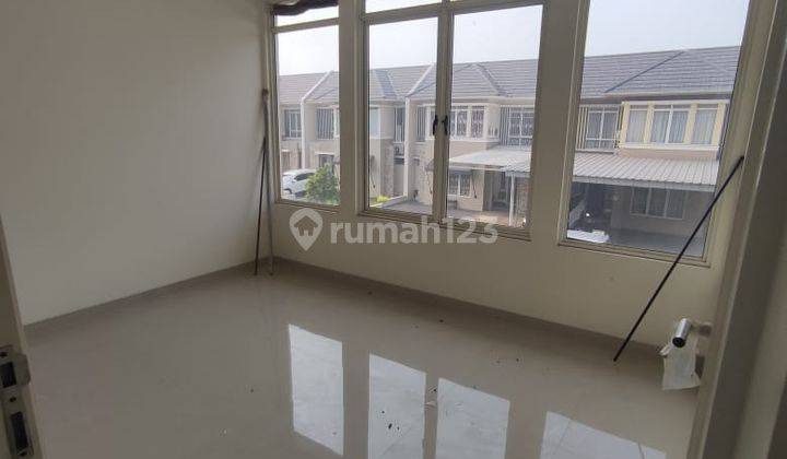 Rumah Minimalis 2 Lantai di Helios Suvarna Sutera 2