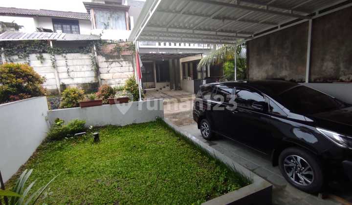 Jual Nego! Rumah 2 Lantai Minimalis Full Furnished di Setraduta Cemara Jual Nego! Rumah 2 Lantai Minimalis Full Furnished di Setraduta Cemara