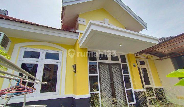 Rumah Bagus Unfurnished Tengah Kota di Graha Padma, Semarang 2