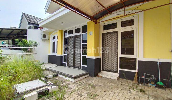 Rumah Bagus Unfurnished Tengah Kota di Graha Padma, Semarang 1