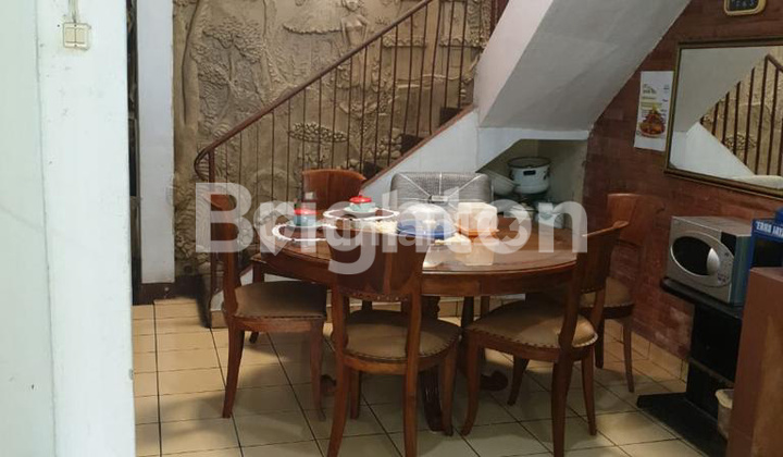 RUMAH MENTENG BANGUNAN 2 LANTAI DI BELAKANG BALAI SUDIRMAN JAKARTA SELATAN 2
