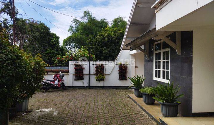 Rumah terawat di Cipedes Atas seharga NJOP 1