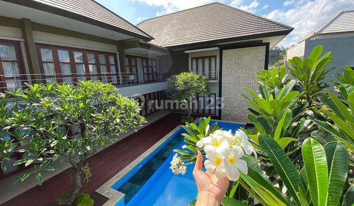 Villa mewah dan luas di Bukit Senggigi Lombok 1